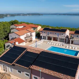 Aparthotel Residence & Appart'Hotel La Provence, Saint-Mitre-les-Remparts
